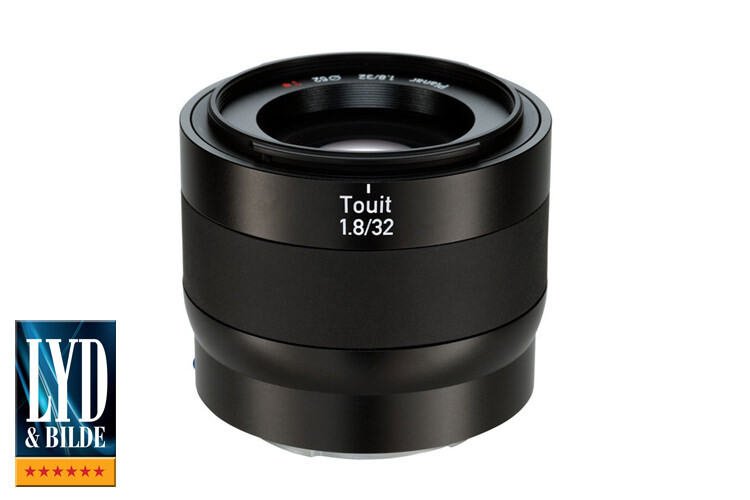 Zeiss Touit 32mm f/1.8 Fujifilm X